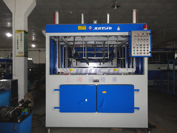 單頭厚片<a href=http://www.rknx.com.cn/ target=_blank class=infotextkey>吸塑機</a>1.jpg